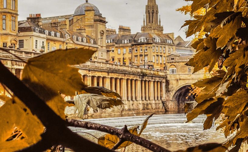 Pulteney Bridge in autumn CREDIT Tim Brown
